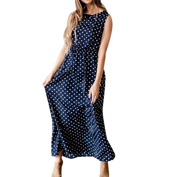Polka-dot Maxi Dress - Picture 5 of 6